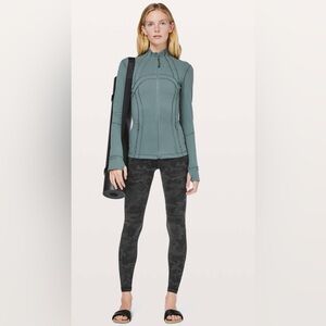 Lululemon Wunder Under Hi-Rise Tight *28"
Incognito Camo Multi Grey SZ 6